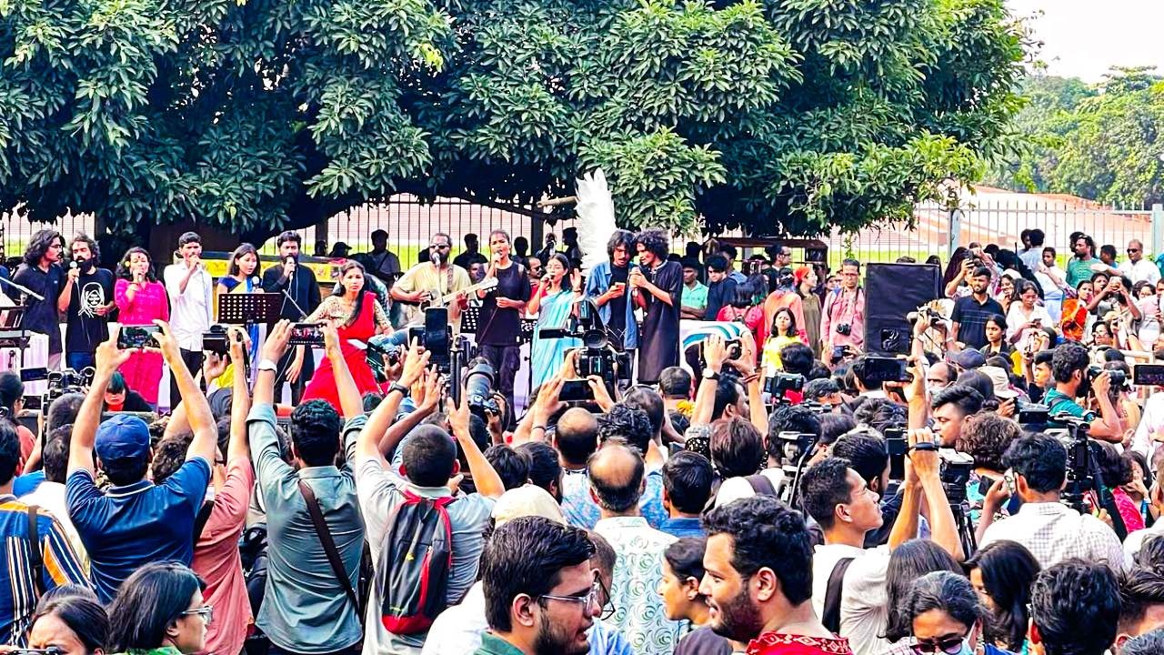 জাতীয় সংগীত দিয়ে শুরু ‘নারীর ডাকে মৈত্রী যাত্রা’