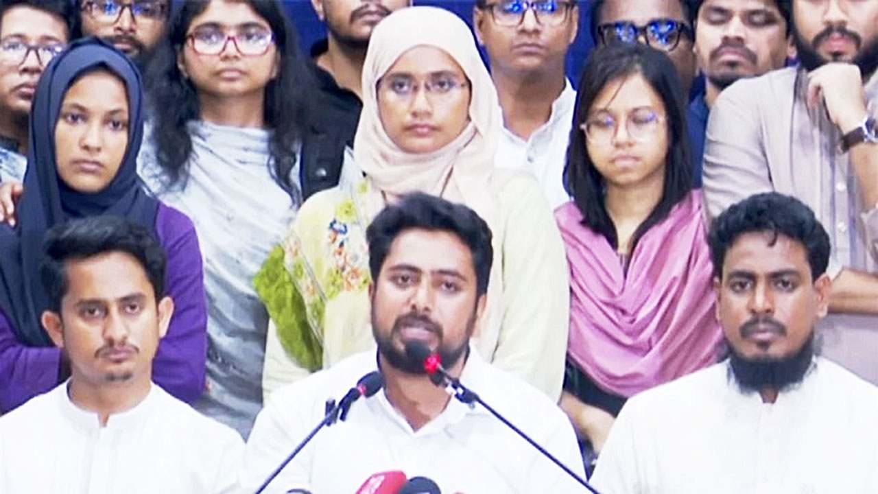 নাহিদ ইসলামের অভিযোগ : মুজিববাদী সন্ত্রাসীদের টার্গেট ছিল এনসিপি নেতাদের হত্যা