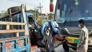 নাটোরে বাস–ভ্যান সংঘর্ষে দুইজন নিহত