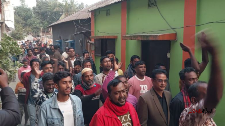 উল্লাপাড়ায় বিএনপির প্রার্থী পরিবর্তনের দাবীতে বিক্ষোভ মিছিল