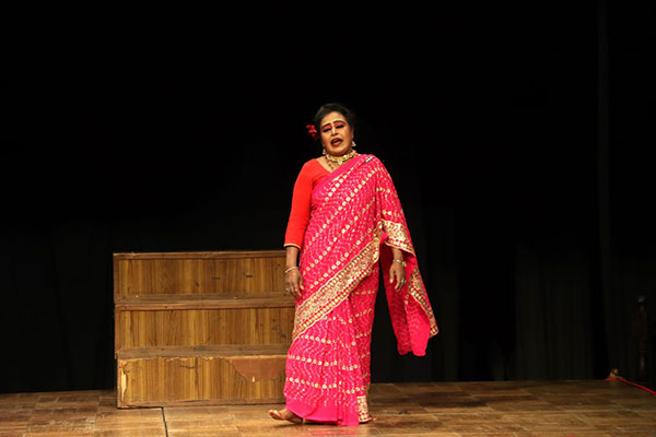 ‘গুনাই বিবি’ যাত্রাপালার একটি দৃশ্য। ছবি: আয়োজক