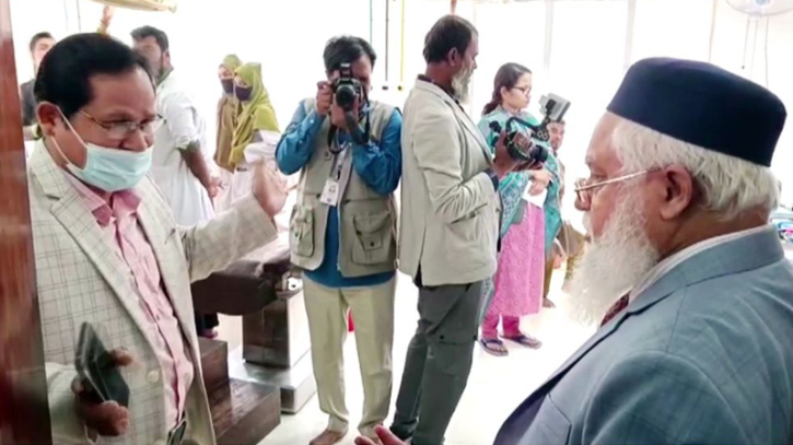 স্বাস্থ্যের ডিজির সঙ্গে তর্কে জড়ানো সেই চিকিৎসককে অব্যাহতি