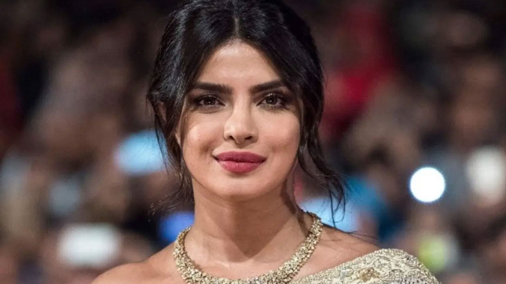 দামি ক্রিম নয়, ঘরোয়া টোটকায় ভরসা প্রিয়াঙ্কার