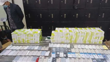 শাহজালাল বিমানবন্দরে চার নারীর শরীরে লুকানো ১০২ স্মার্টফোন উদ্ধার