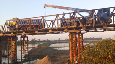 হবিগঞ্জে ট্রাক আটকে সেতু অচল