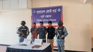 টেকনাফে তিন মানবপাচারকারী আটক, উদ্ধার ১০