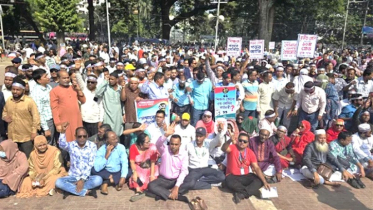 মন্ত্রণালয়ের হুঁশিয়ারির পরও প্রাথমিক শিক্ষকদের কমপ্লিট শাটডাউন
