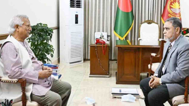 প্রধান উপদেষ্টার সঙ্গে সিইসিসহ চার নির্বাচন কমিশনারের বৈঠক