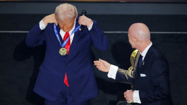 ডোনাল্ড ট্রাম্প পেলেন ‘ফিফা শান্তি পুরস্কার’