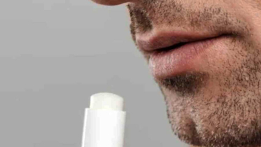 শীতে ঠোঁটের যত্ন নিন পুরুষেরা : সহজ ৪টি ঘরোয়া পদ্ধতি