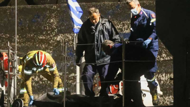 গ্রিসের উপকূলে ডুবে যাওয়া নৌকা থেকে ১৭ তরুণের মরদেহ উদ্ধার