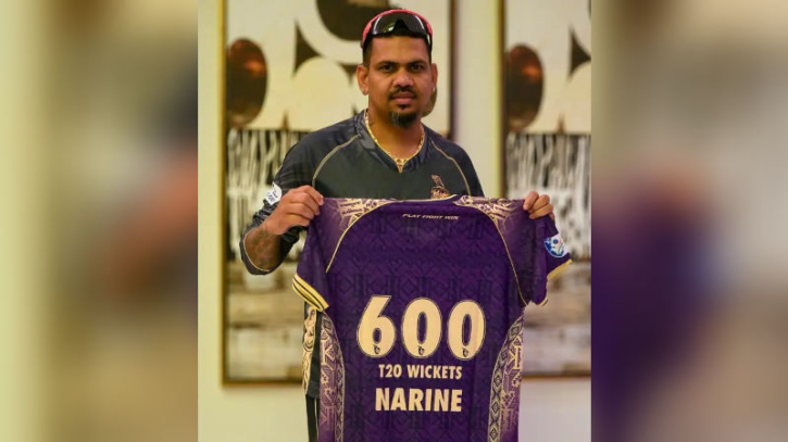 ইতিহাসে তৃতীয় বোলার সুনিল নারিন,  টি-টোয়েন্টিতে  ‘৬০০’ উইকেটের রেকর্ড