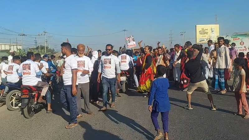 বিএনপির দলীয় প্রার্থী মনোনয়নের দাবিতে ঢাকা-সিলেট মহাসড়ক অবরোধ করে বিক্ষোভ