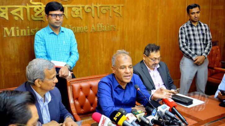 শেখ হাসিনার রায়কে ঘিরে আতঙ্কের সুযোগ নেই- স্বরাষ্ট্র উপদেষ্টা