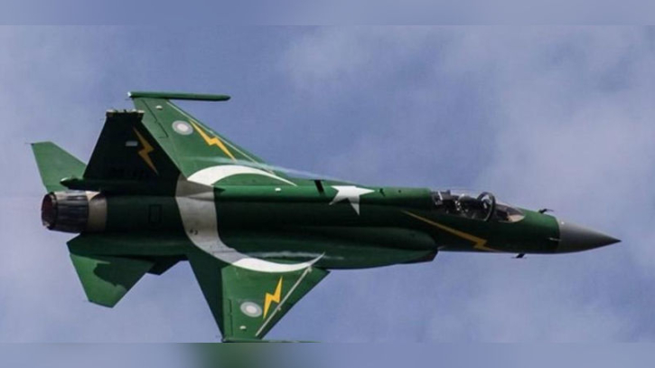 মধ্যরাতে আফগানিস্তানে পাকিস্তানের বিমান হামলা, নিহত ১০