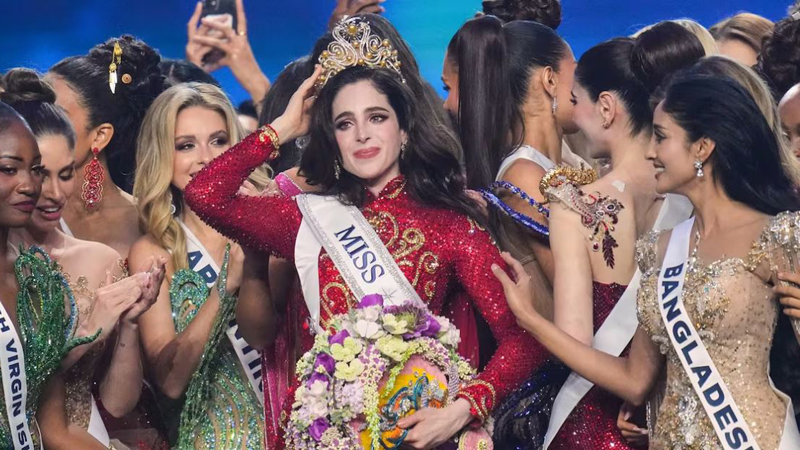 থাইল্যান্ডের ননথাবুরিতে অনুষ্ঠিত ৭৪তম মিস ইউনিভার্সে মেক্সিকোর ফাতিমা বোশ নতুন বিশ্বসুন্দরীর খেতাব জেতেন। ছবি: ফেসবুক