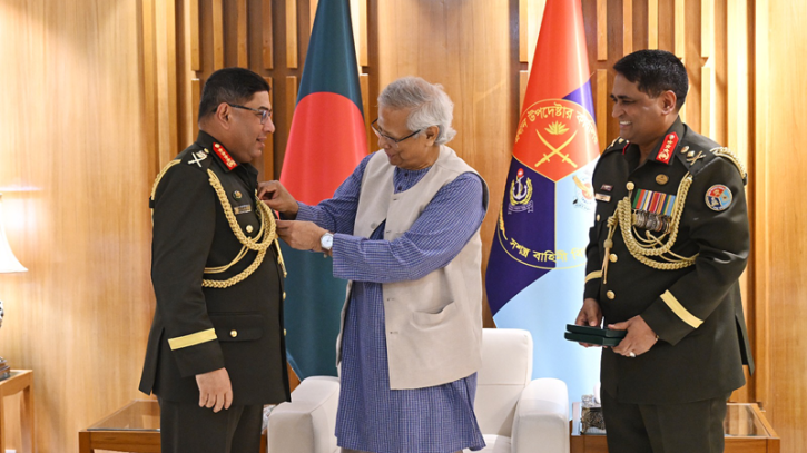 সেনাবাহিনী পদক পেলেন সেনাপ্রধান জেনারেল ওয়াকার-উজ-জামান