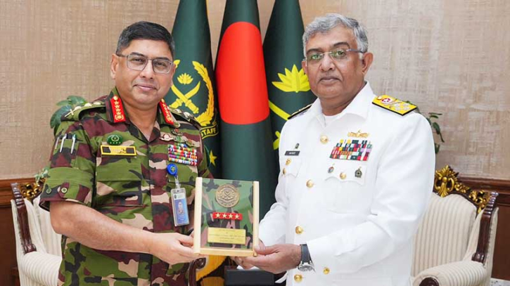 সেনাপ্রধানের সঙ্গে পাকিস্তান নৌবাহিনী প্রধানের সৌজন্য সাক্ষাৎ
