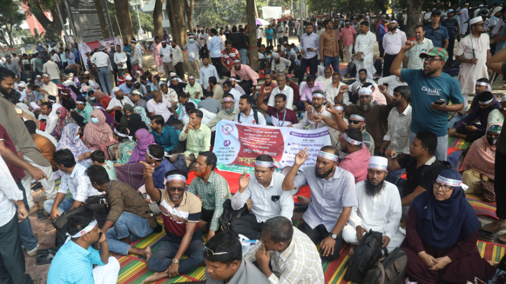 ১১তম গ্রেডের নিশ্চয়তায় আন্দোলন প্রত্যাহার শিক্ষকদের 