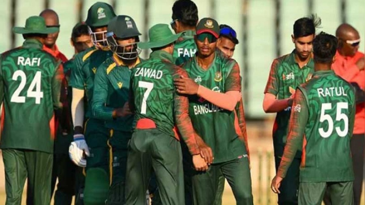 বাংলাদেশের সামনে ২৭৬ রানের টার্গেট