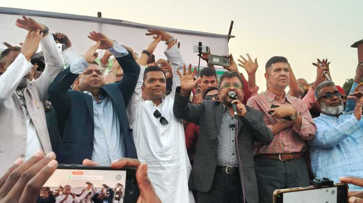 একমঞ্চে মনোনয়ন বঞ্চিত ৭ প্রার্থী, দেখালেন রিভিউ চিহ্ন