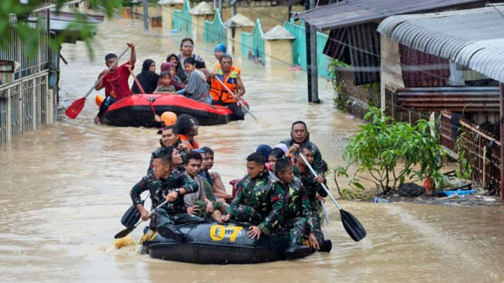 ইন্দোনেশিয়ায় বন্যায় মৃতের সংখ্যা ২০০ ছাড়িয়েছে