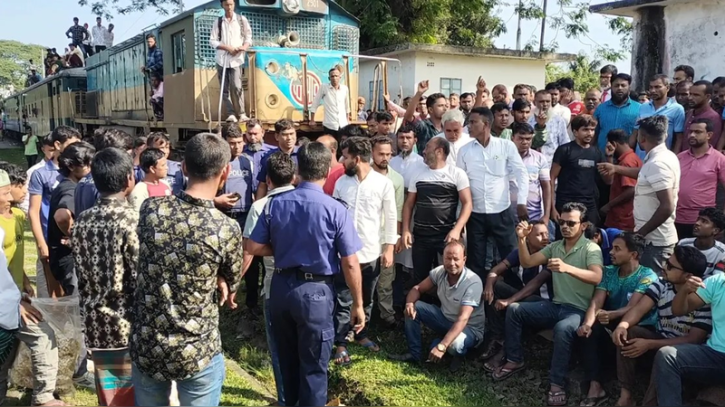 বিএনপির মনোনয়ন না পেয়ে গৌরীপুরে ট্রেন অবরোধ, হরতালের হুমকি