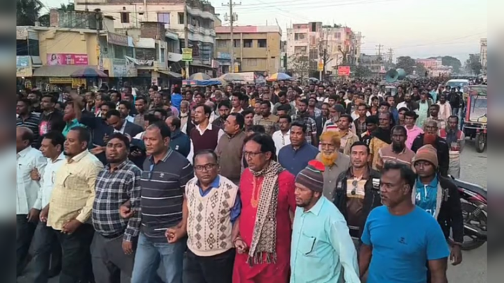 প্রার্থী পরিবর্তনের দাবিতে বিএনপি নেতা-কর্মীদের বিক্ষোভ