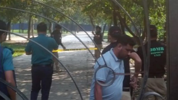 কাওরান বাজারে রিকশা থেকে ককটেল উদ্ধার