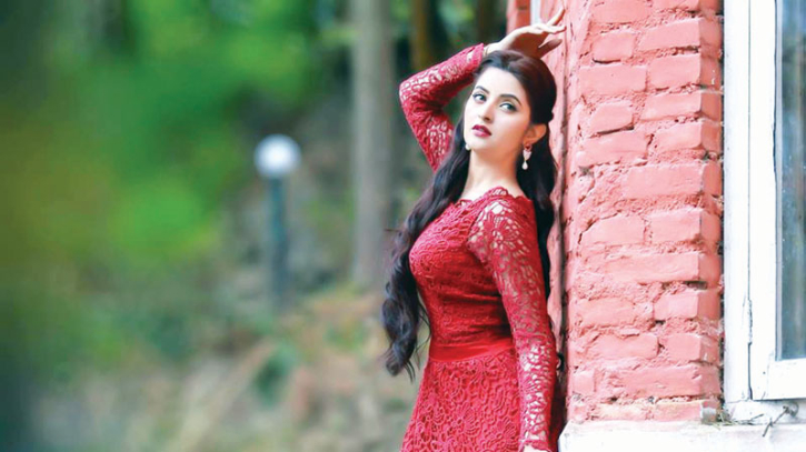 এখন থেকে ছবি-ভিডিও শেয়ার করব: পরীমনি