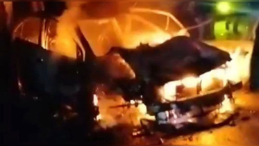 দ্রুতগামী প্রাইভেটকারের ধাক্কায় শিশু নিহত, গাড়িতে আগুন