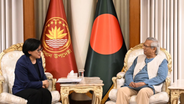 বাংলাদেশের সঙ্গে দক্ষিণ চীনের রেল সংযোগ গড়ে তোলার আহ্বান প্রধান উপদেষ্টার