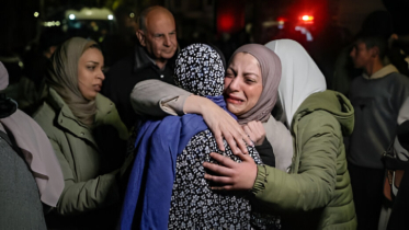 গাজায় বন্দী মুক্তির মাঝেও ইসরায়েলি হামলা অব্যাহত