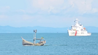 মিয়ানমারের জলসীমায় তিন ট্রলারসহ ১৬ জেলে আটক