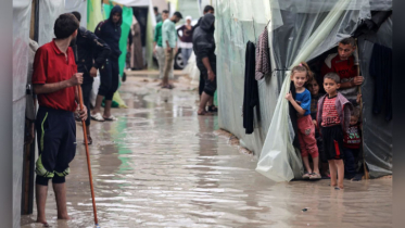 গাজায় প্রবল বৃষ্টিতে প্লাবিত বাস্তুচ্যুত পরিবার, মানবিক বিপর্যয়