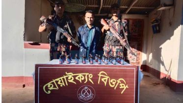 উখিয়ায় বিজিবির হাতে ৩৫ বোতল ফেনসিডিলসহ পাচারকারী গ্রেপ্তার
