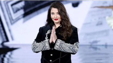 বিশ্বমঞ্চের লাইমলাইট চুরি করেছেন ঐশ্বরিয়া রাই একাই…