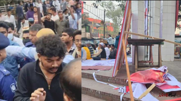 নারায়ণগঞ্জে বাউলদের সমাবেশ মঞ্চের ফেস্টুন ছিঁড়ল যুবক, আটক