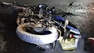 বাসের ধাক্কায় দুই মোটরসাইকেল আরোহী নিহত