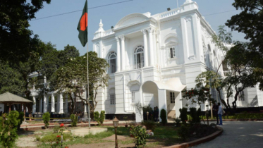 ৪৫৩ পৃষ্ঠার রায় ছয় ভাগে: রায় পড়া চলছে