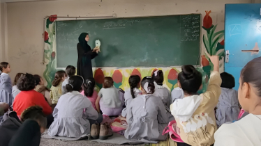 গাজার স্কুলে দিনে ক্লাস, রাতে আশ্রয়