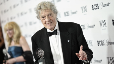 টম স্টপার্ডের মৃত্যুতে কিং চার্লস : ‘প্রিয় বন্ধু হারালাম’