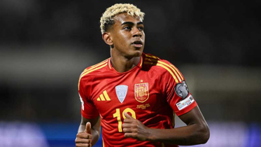 স্পেন দলে ফিরলেন ইয়ামাল