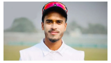 অভিষেকেই উইকেট পেলেন হাসান মুরাদ