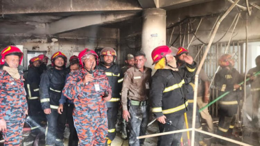 শাহবাগে বিএমইউর আগুন নিয়ন্ত্রণে শাহবাগে বিএমইউর আগুন নিয়ন্ত্রণে
