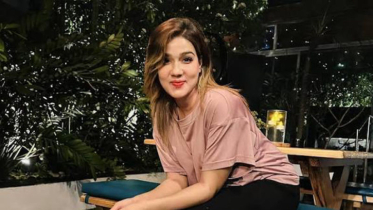 ‘রুহটা ইন্ডিয়ায়, আমি আমেরিকায়’—রহস্যময় পোস্টে আবার আলোচনায় মাহিয়া