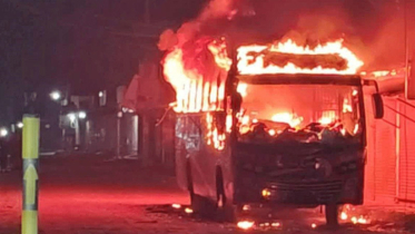 ফুলবাড়িয়ায় অগ্নিসংযোগ: ঘুমন্ত অবস্থায় বাসচালক পুড়ে মৃত্যু