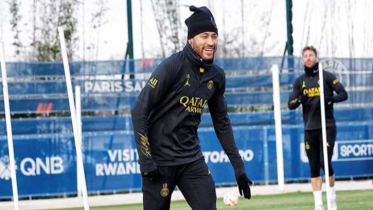 হাঁটু ফেটে যাওয়ার ঝুঁকি জেনেও অনুশীলনে নেইমার