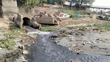দিনে ১৫-১৮ লিটার বিষাক্ত তরল বর্জ্য পড়ে নদীতে