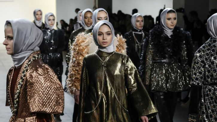 বালুময় মরুর বুকে সৌদি ফ্যাশনের নবজাগরণ